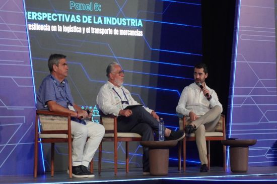 México mueve 250 mln toneladas, pero rezagos frenan competitividad: Canacar